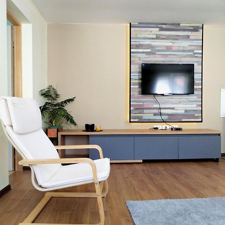 Nikas Apartman Donji Milanovac Buitenkant foto