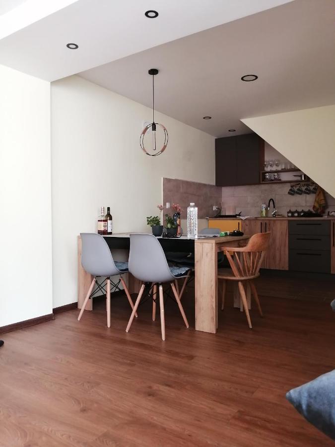 Nikas Apartman Donji Milanovac Buitenkant foto