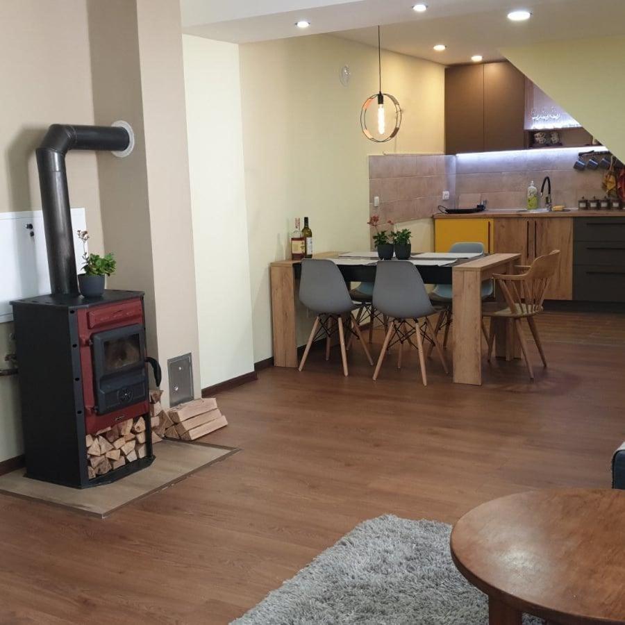 Nikas Apartman Donji Milanovac Buitenkant foto