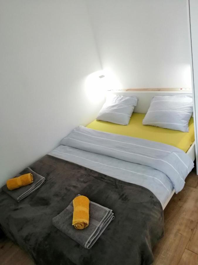 Nikas Apartman Donji Milanovac Buitenkant foto